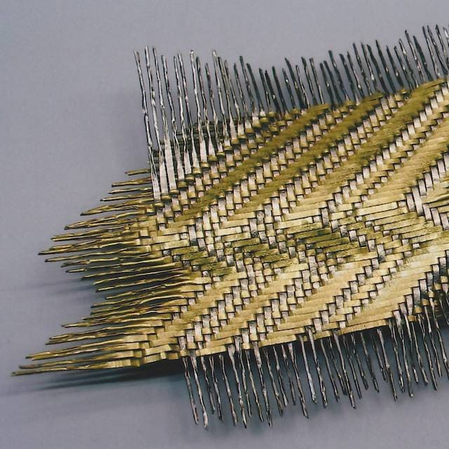 家出隆浩 あやおりがね「壁掛 ひかりのあや  2006」